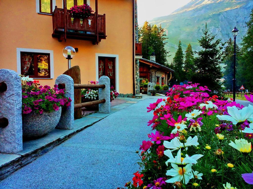 Hotel Boton D'Or & Wellness A La Thuile Exterior foto